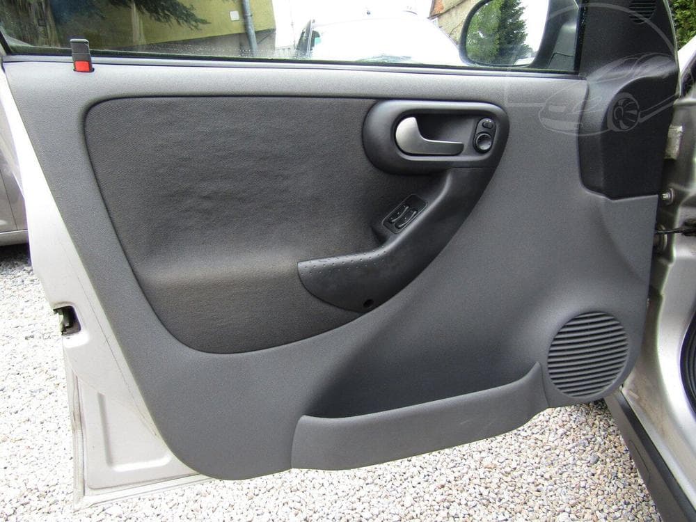 2002 Opel Corsa - 18