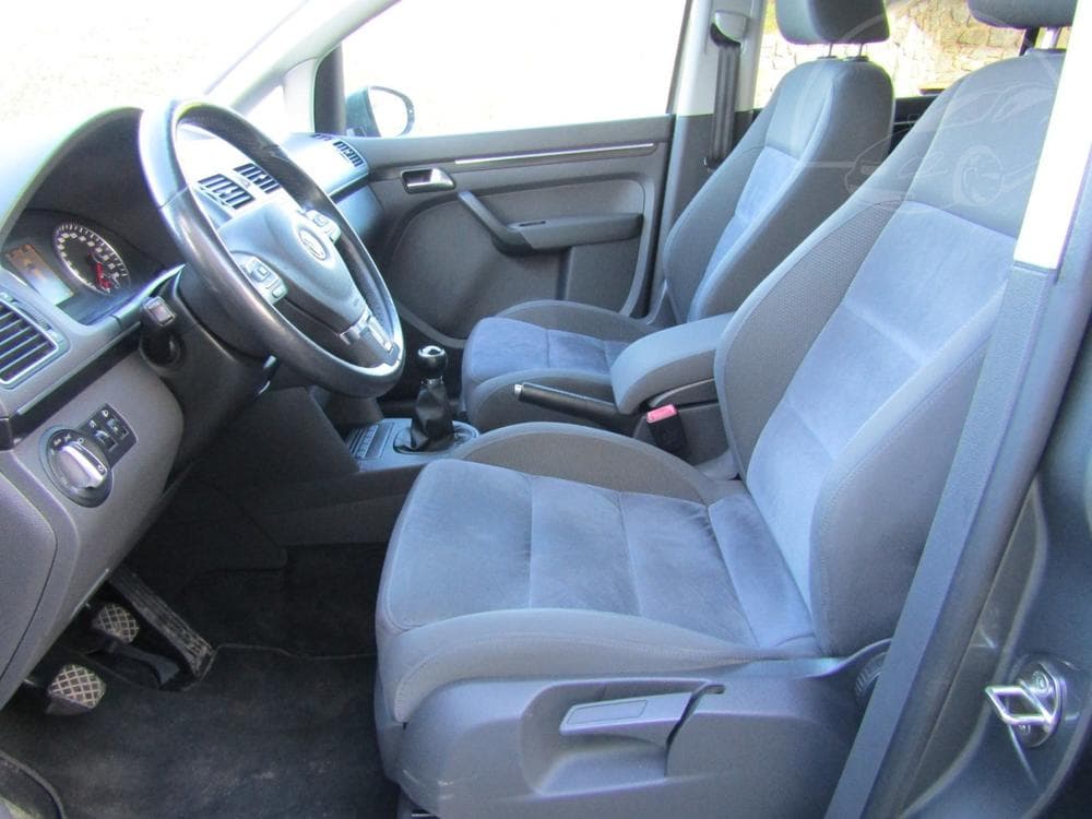 2011 Volkswagen Touran - 37