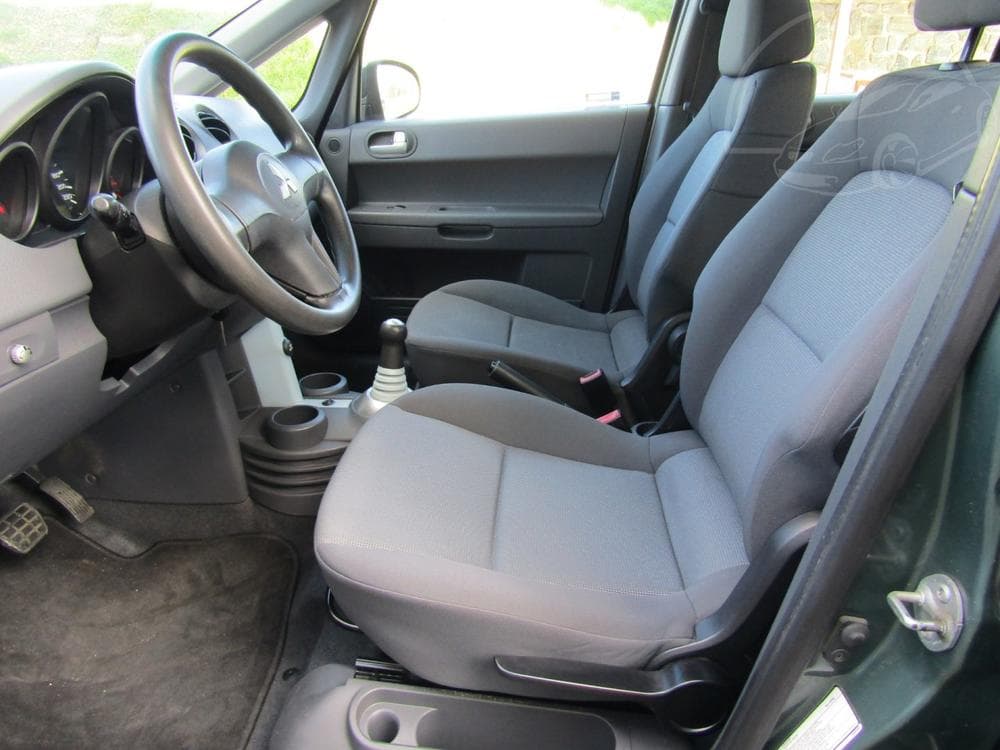 2006 Mitsubishi Colt - 55