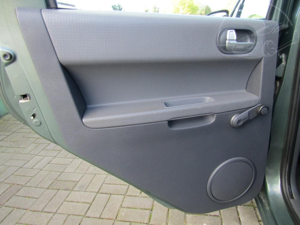 2006 Mitsubishi Colt - 58