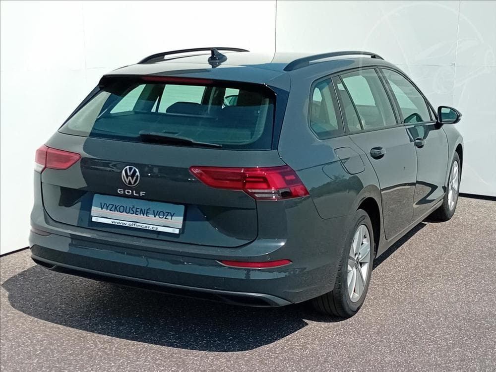2022 Volkswagen Golf - 2