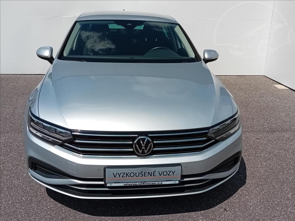2022 Volkswagen Passat - 4