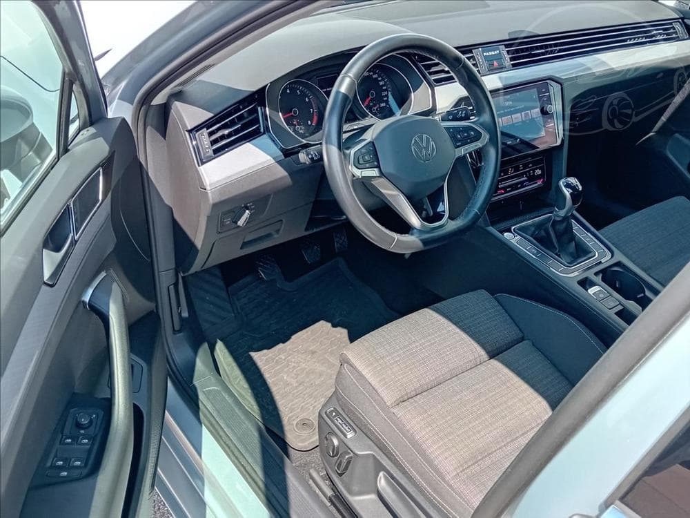 2022 Volkswagen Passat - 5