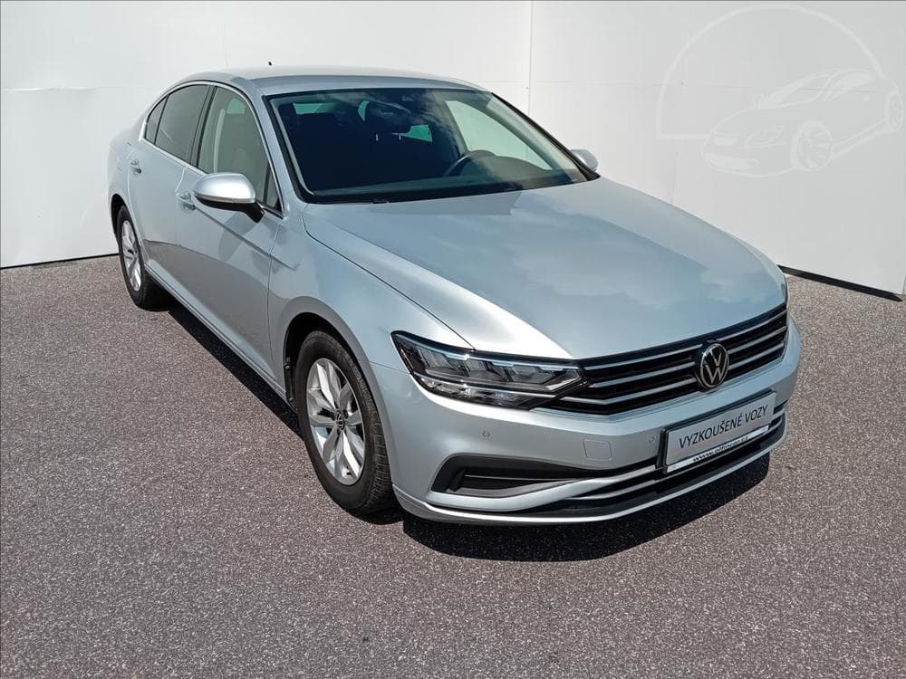 2022 Volkswagen Passat - 7