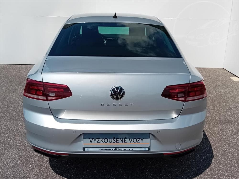 2022 Volkswagen Passat - 8