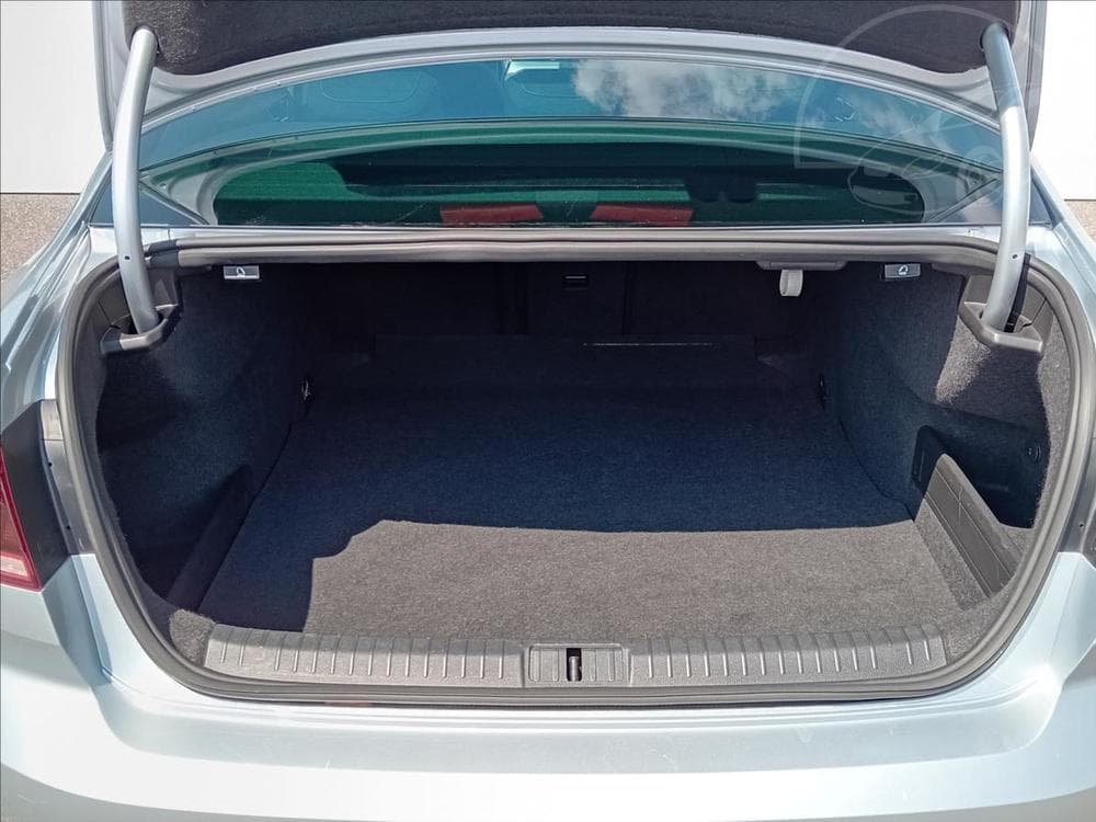 2022 Volkswagen Passat - 11