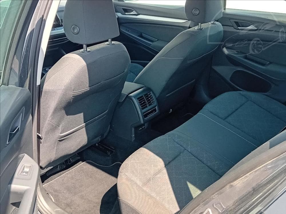 2022 Volkswagen Golf - 12