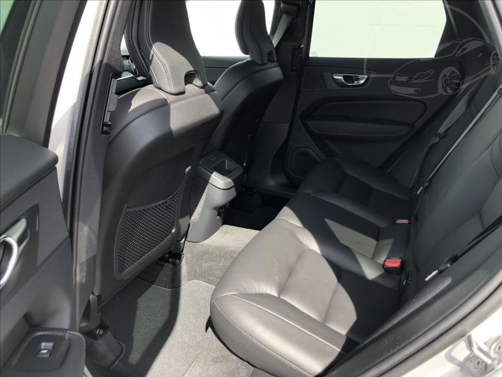 2022 Volvo Xc60 - 13