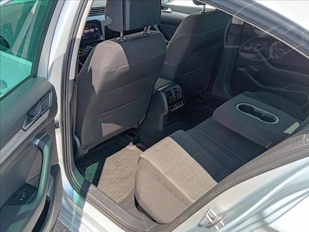 2022 Volkswagen Passat - 13