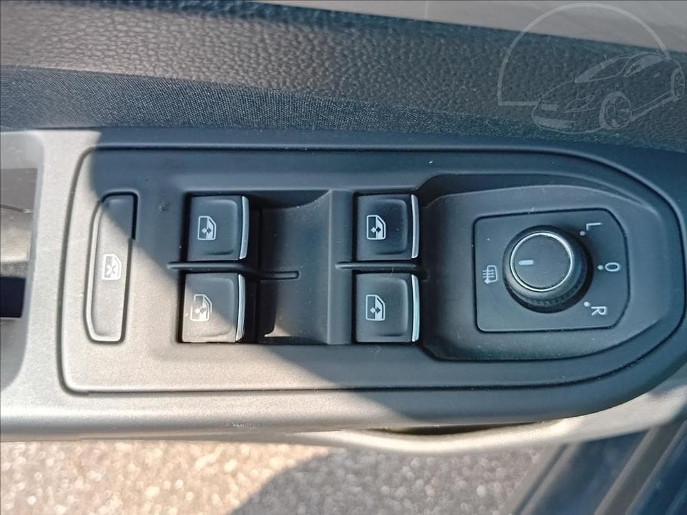 2022 Volkswagen Golf - 13