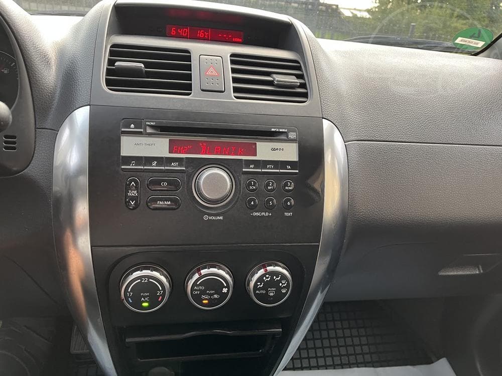 2009 Suzuki SX4 - 13