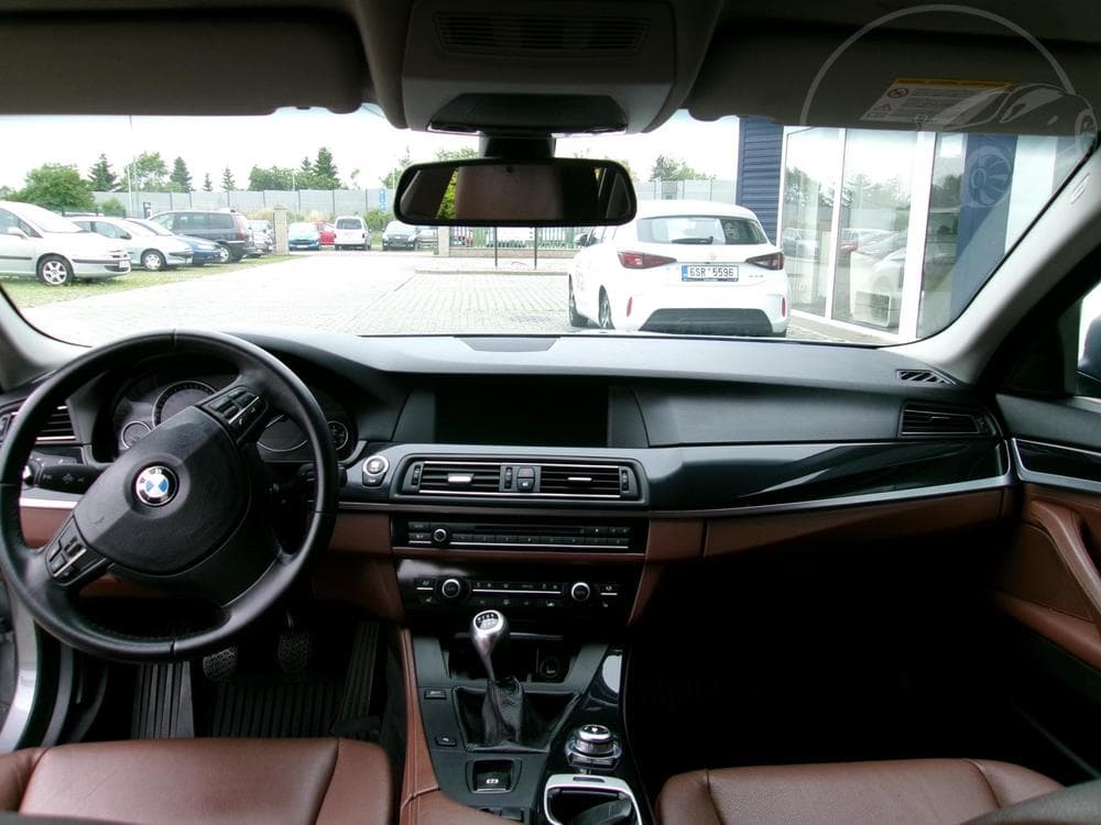 2010 BMW 5-Series - 11