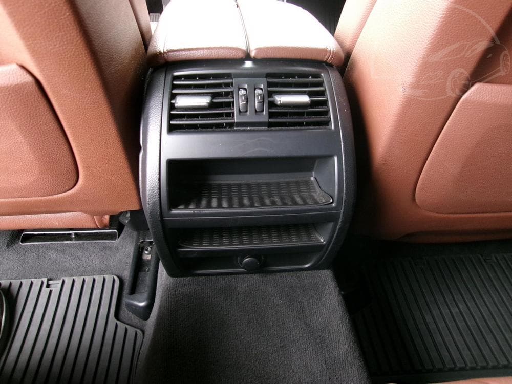 2010 BMW 5-Series - 12