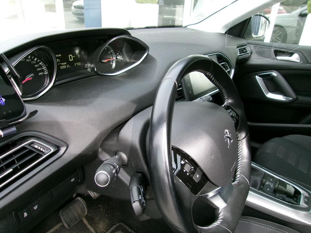 2017 Peugeot 308 - 14