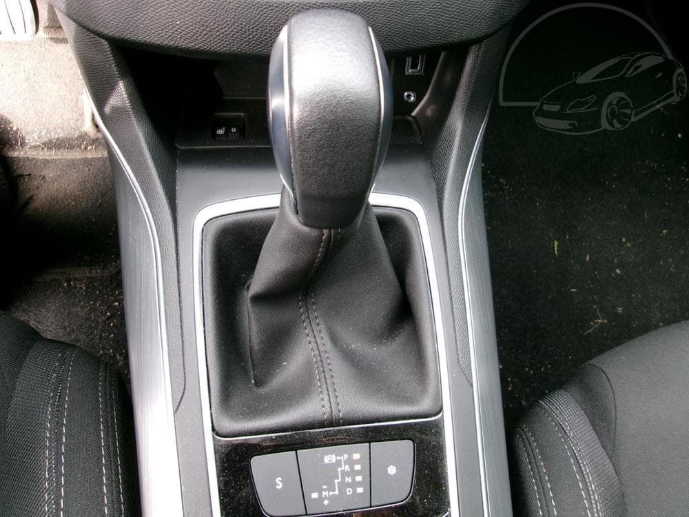 2017 Peugeot 308 - 16