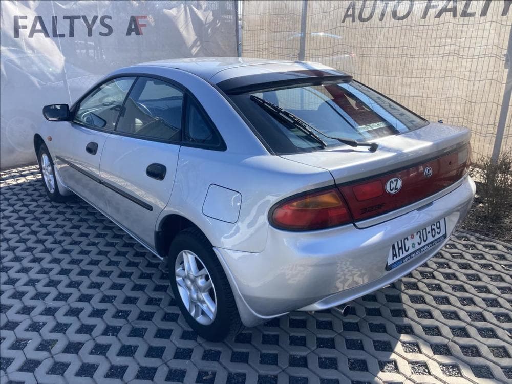 1996 Mazda 323 - 17