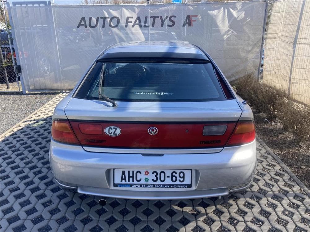 1996 Mazda 323 - 21