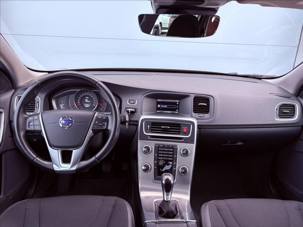 2016 Volvo V60 - 7