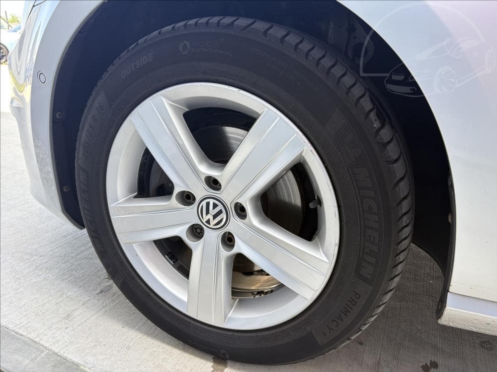 2013 Volkswagen GOLF - 9