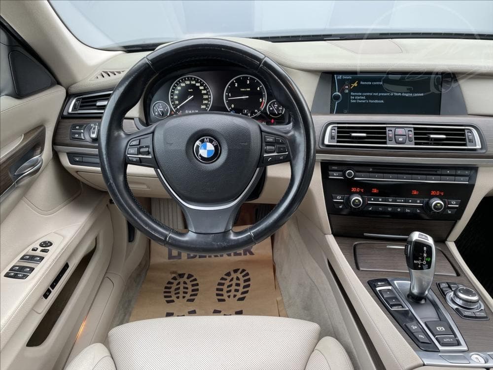 2012 BMW 7-SERIES - 10