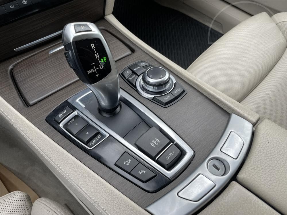 2012 BMW 7-SERIES - 13