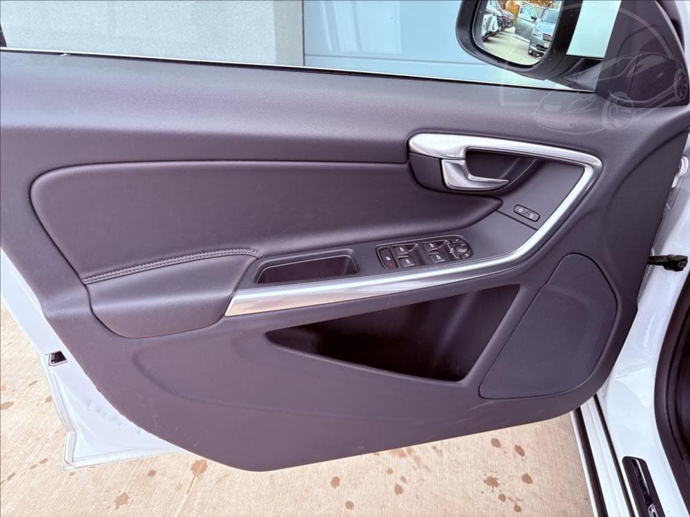 2016 Volvo V60 - 15