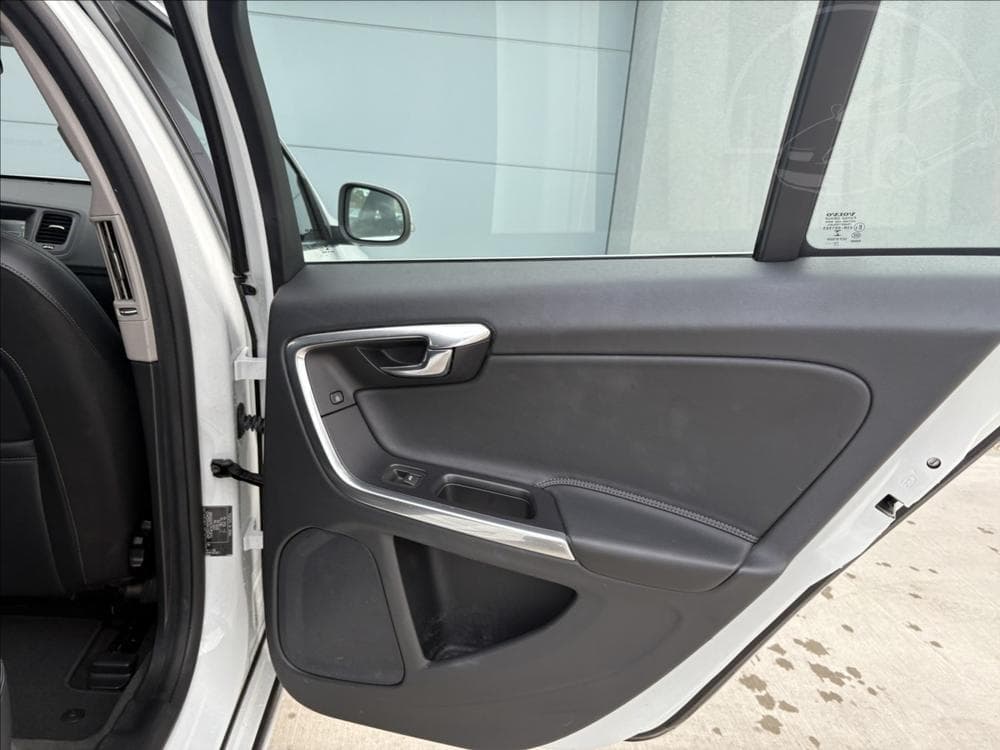 2016 Volvo V60 - 19