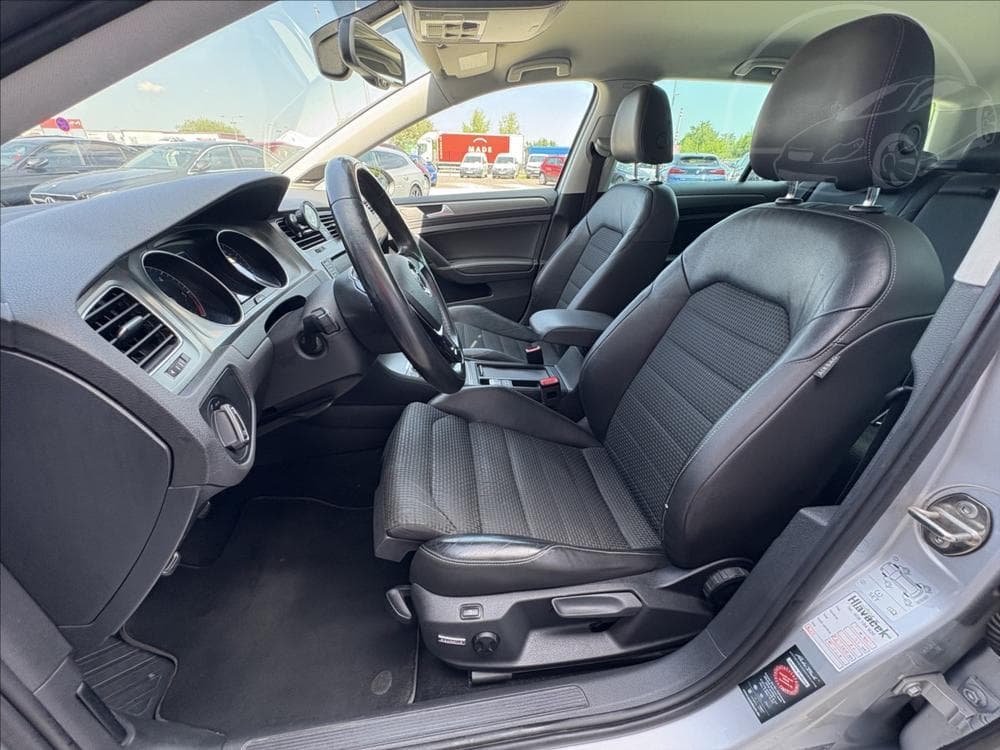 2013 Volkswagen GOLF - 19