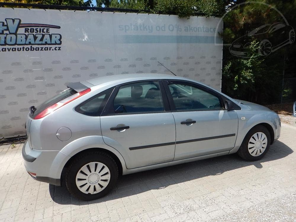 2005 Ford FOCUS - 5