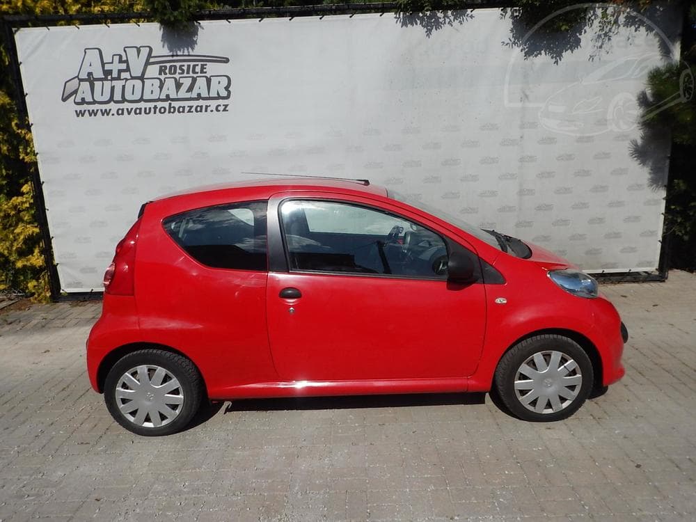 2008 Peugeot 107 - 11