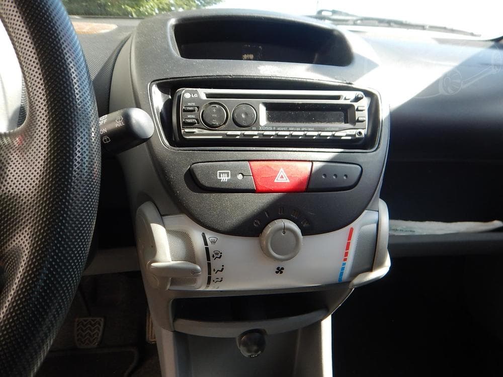 2008 Peugeot 107 - 33