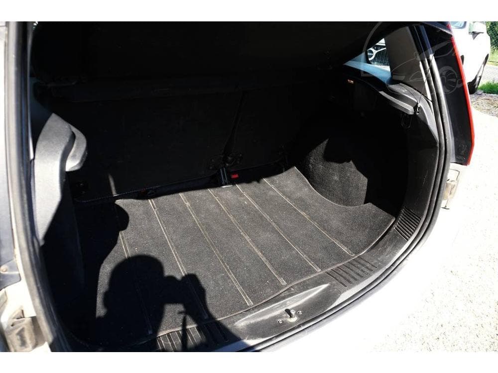 2011 Ford FUSION - 11
