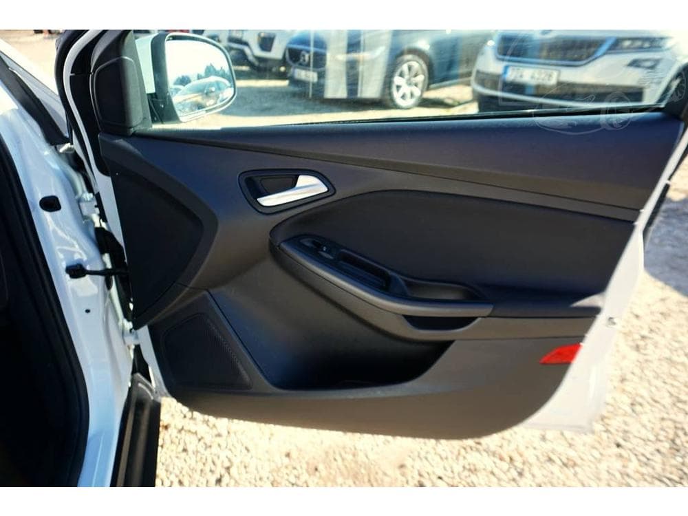 2017 Ford Focus - 15