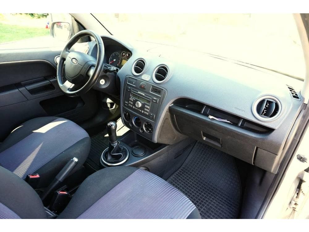 2011 Ford FUSION - 18