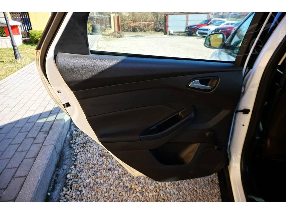 2017 Ford Focus - 18