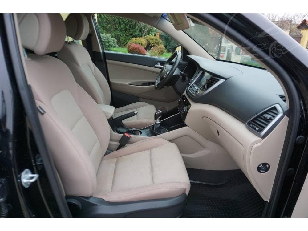 2016 Hyundai Tucson - 19