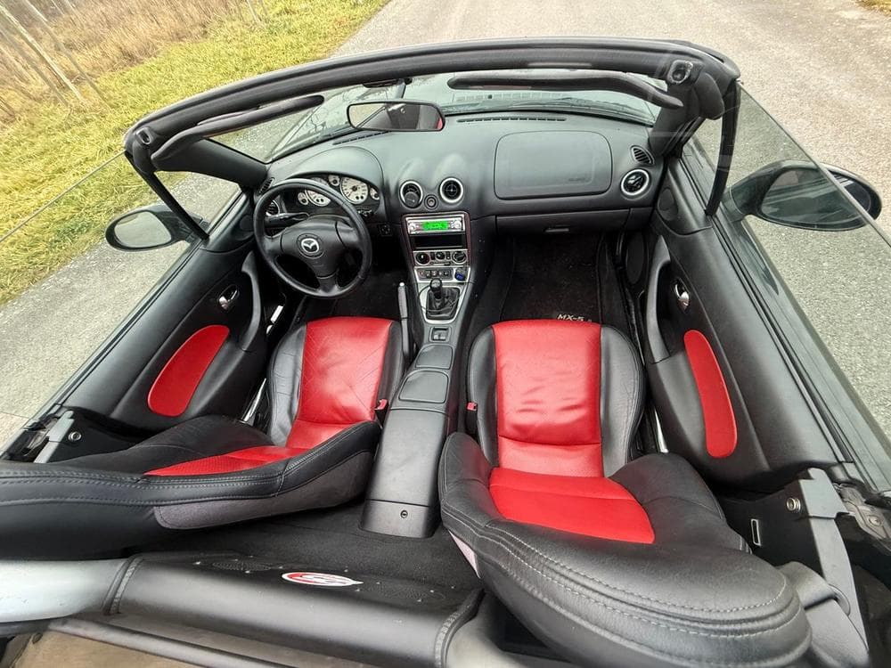 2004 Mazda MX-5 - 9