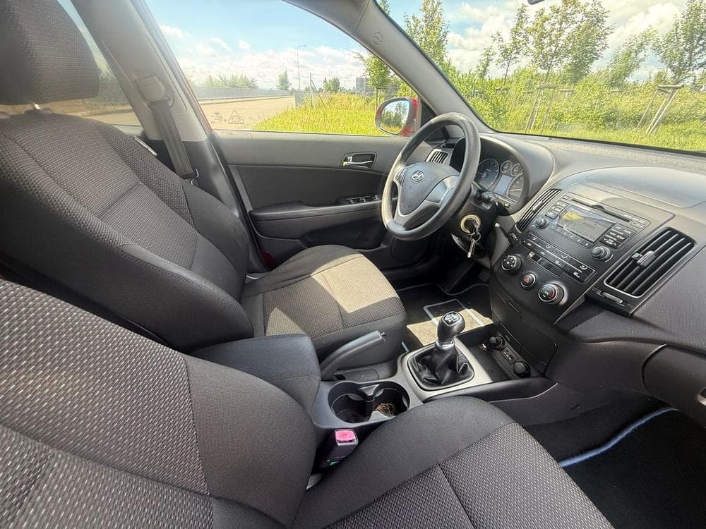 2010 Hyundai i30 - 12