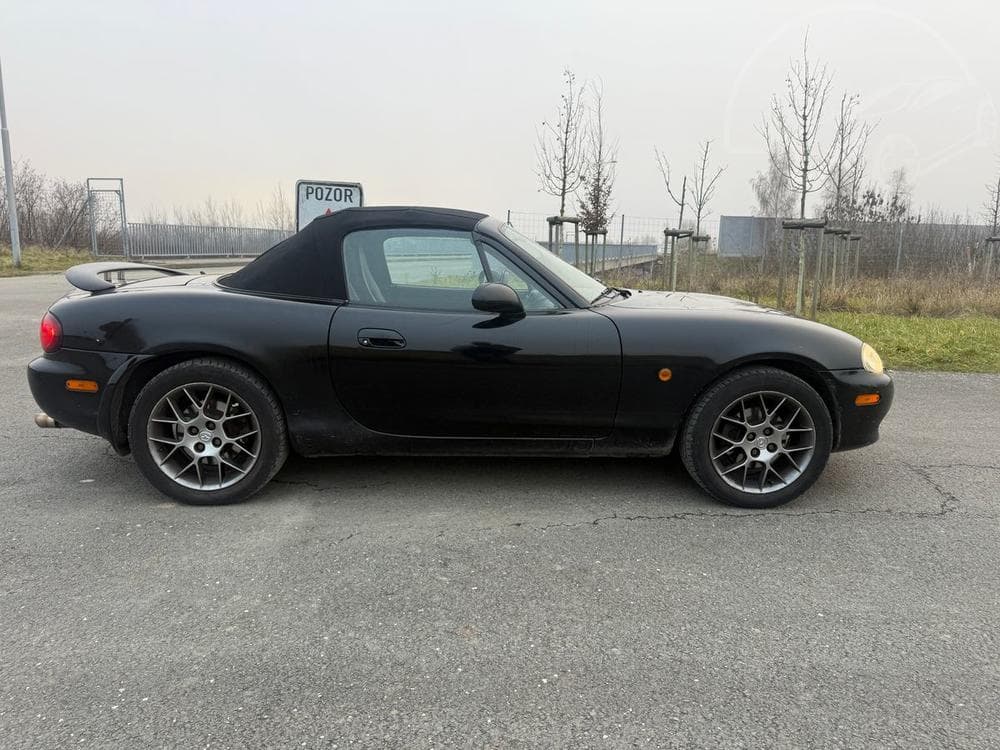 2004 Mazda MX-5 - 16