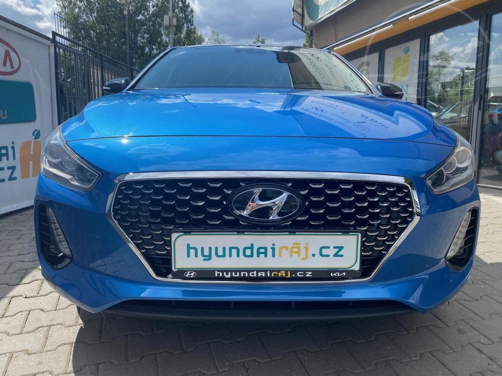 Hyundai i30 1.4 - PREMIUM - NÍZKÉ KM