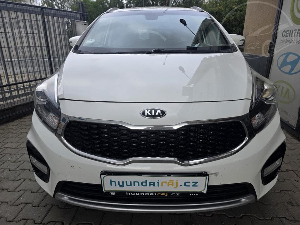 Kia Carens 1.7 - 1. MAJ - 7 MÍST