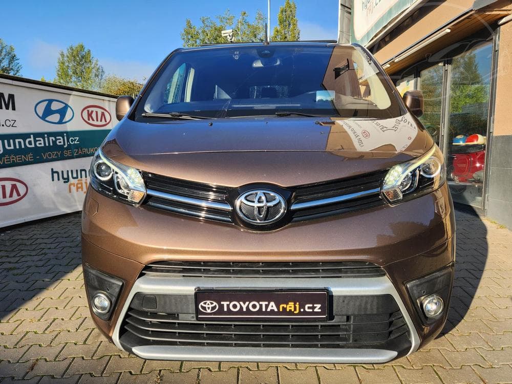 Toyota ProAce 2.0-7MÍST-VIP VÝBAVA-WEBASTO