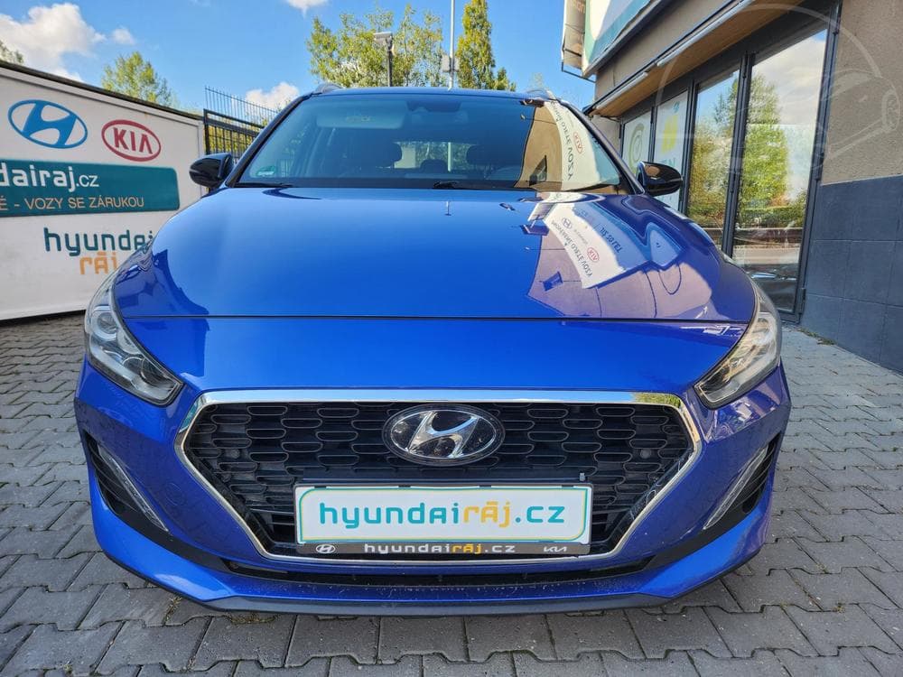 Hyundai i30 1.6-MAX.VÝBAVA-AUTOMAT-NAVI
