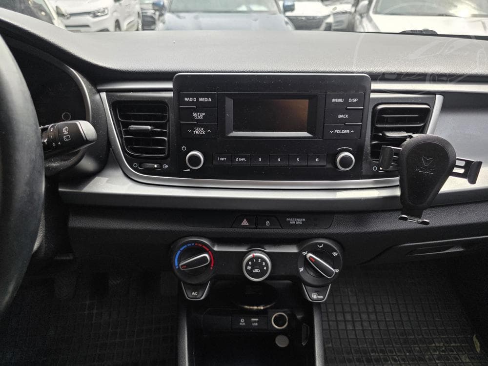 2018 Kia RIO - 11