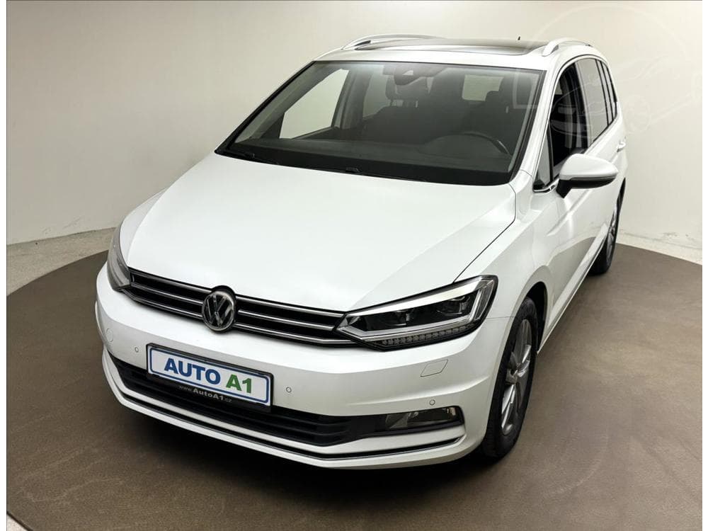 Volkswagen Touran 2,0 DSG ACC DPH TAŽNÉ KAMERA