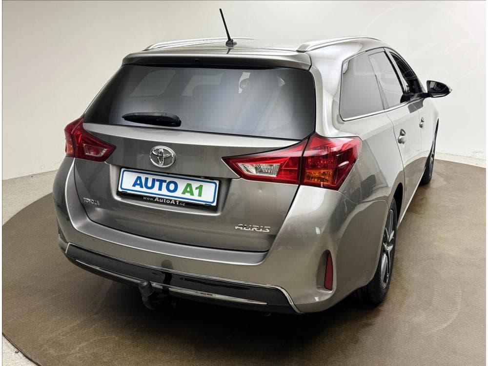2015 Toyota AURIS - 4