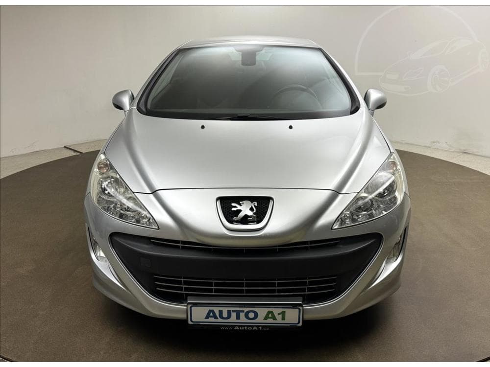 2011 Peugeot 308 - 8