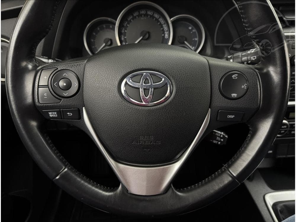 2015 Toyota AURIS - 8