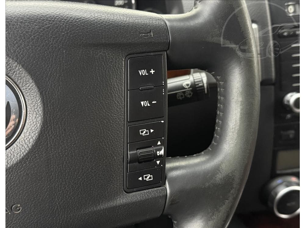 2005 Volkswagen TOUAREG - 11