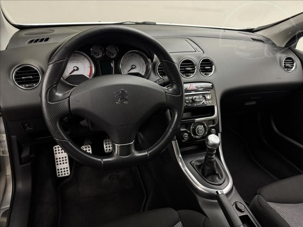 2011 Peugeot 308 - 13